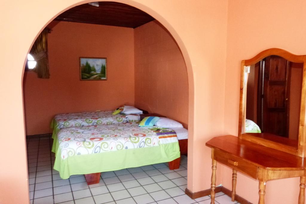 Hostal Castro Galapagos Puerto Ayora  Ngoại thất bức ảnh