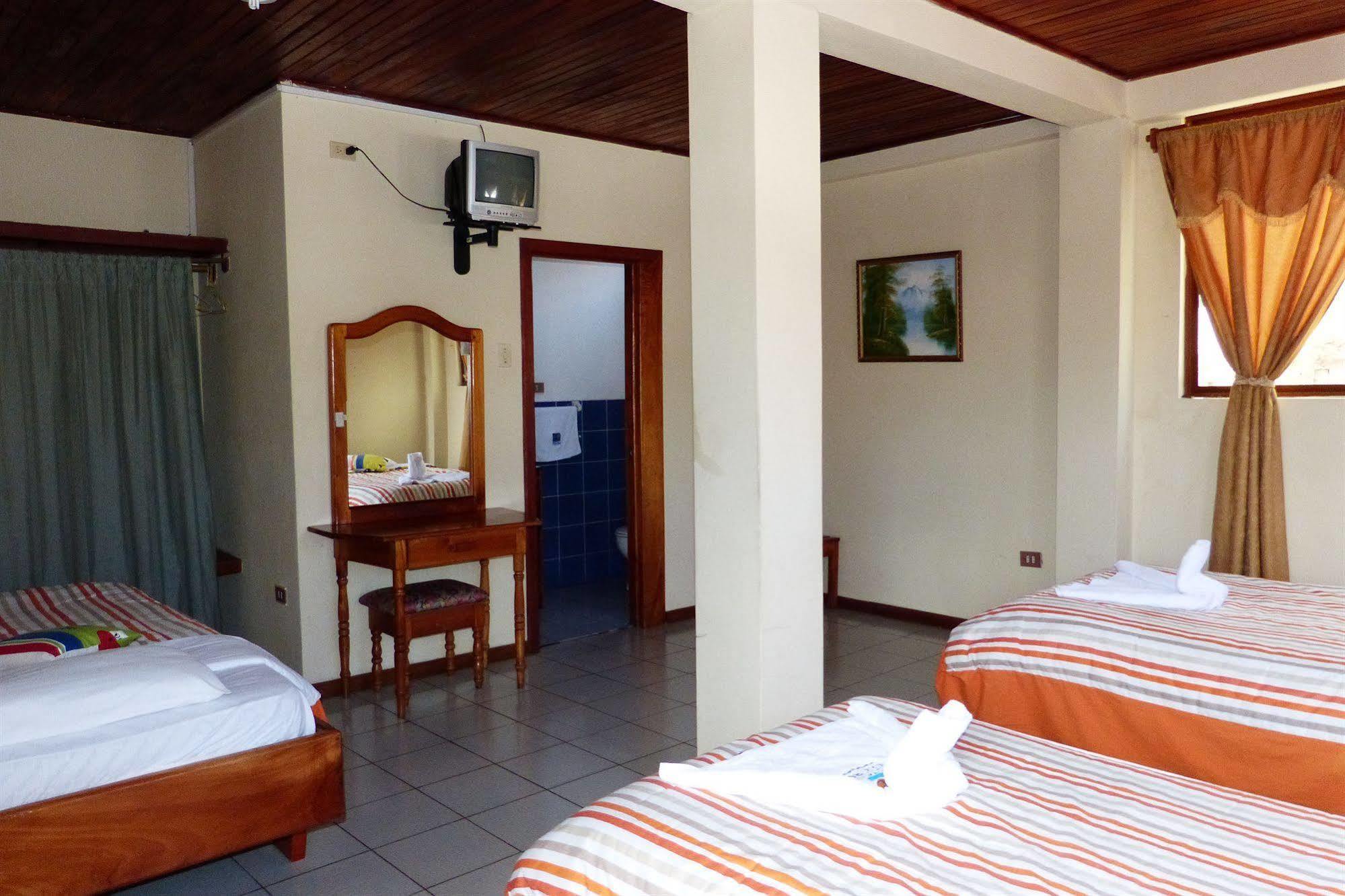 Hostal Castro Galapagos Puerto Ayora  Ngoại thất bức ảnh