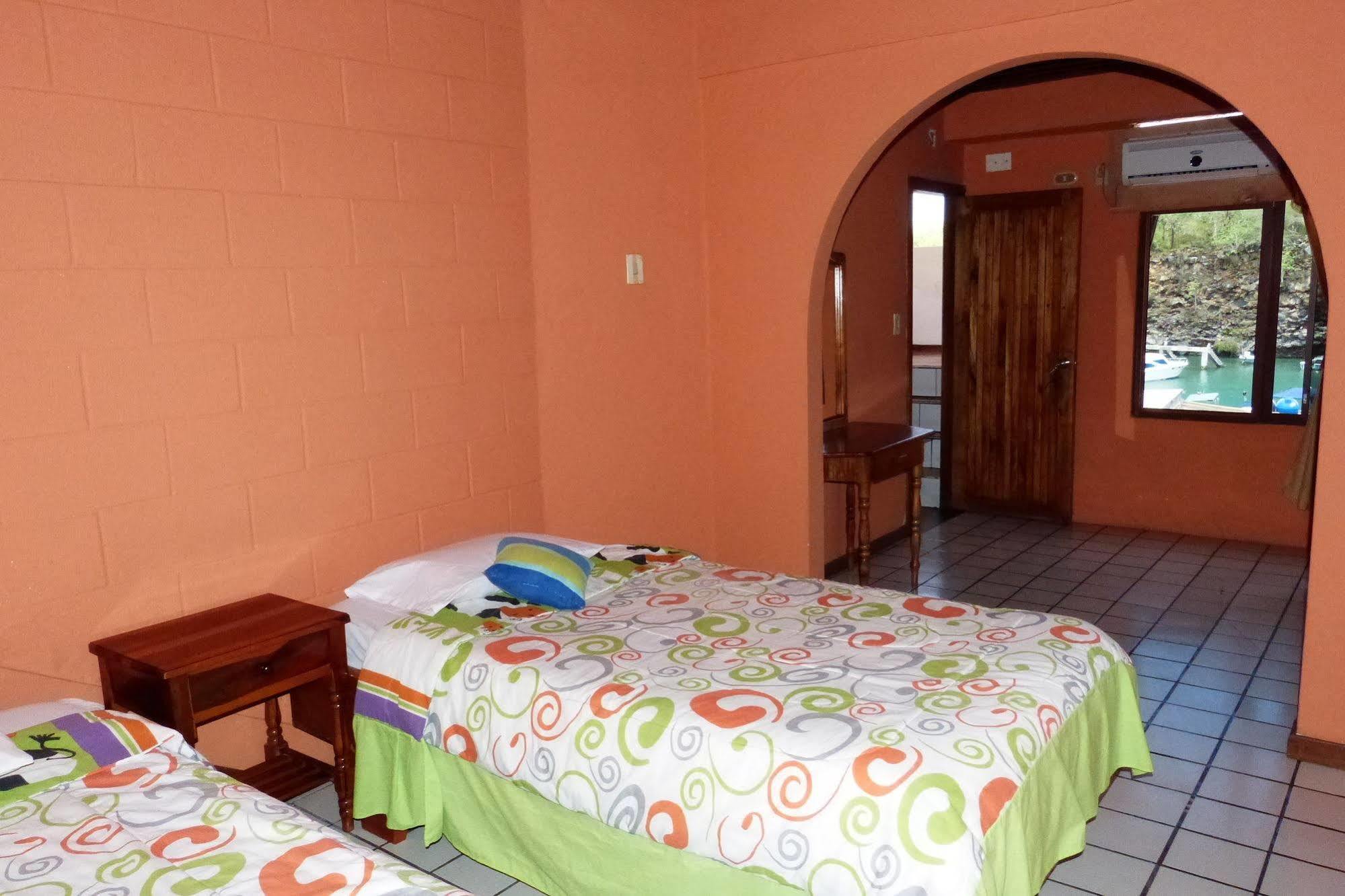 Hostal Castro Galapagos Puerto Ayora  Ngoại thất bức ảnh